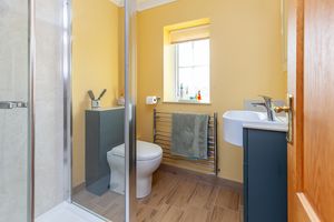 Ensuite- click for photo gallery
